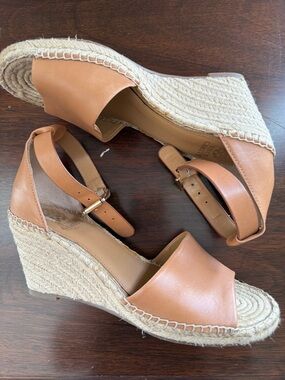 Vince Camuto Leather Wedge Sandal 10M